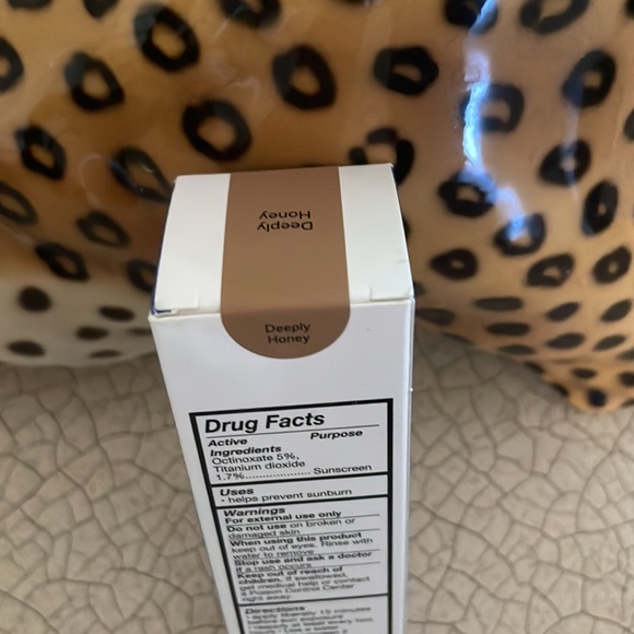 BNWT No7 Lift & Laminate Triple Action Serum Foundation - Picture 12 of 14